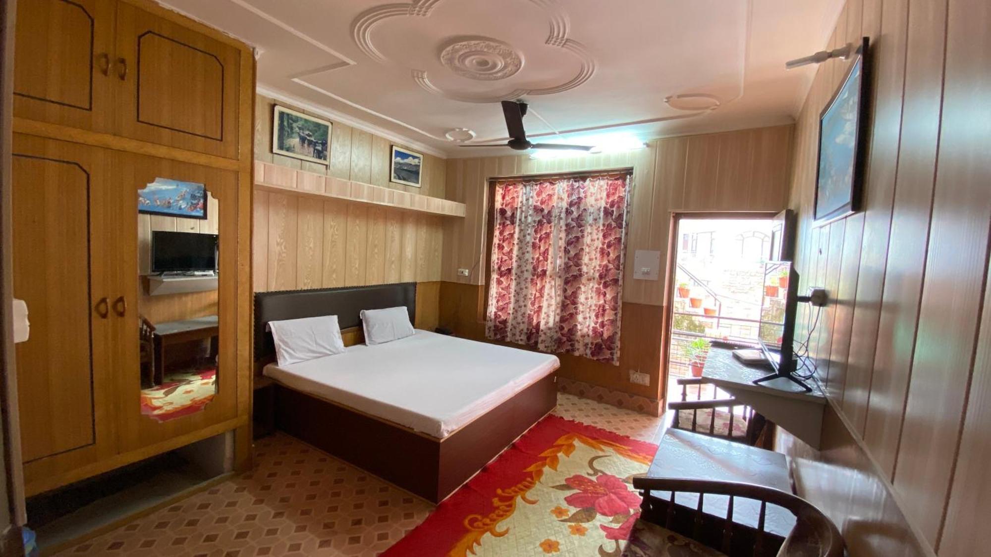 Hotel Ekant Lodge МакЛеод Ганж Екстериор снимка
