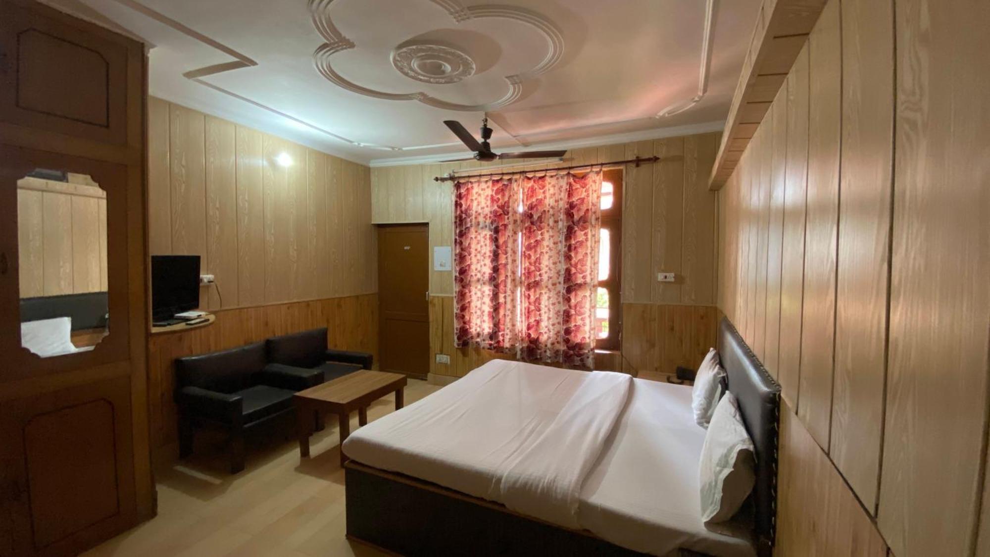 Hotel Ekant Lodge МакЛеод Ганж Екстериор снимка